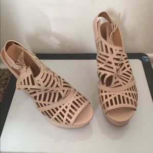 Wedge heels